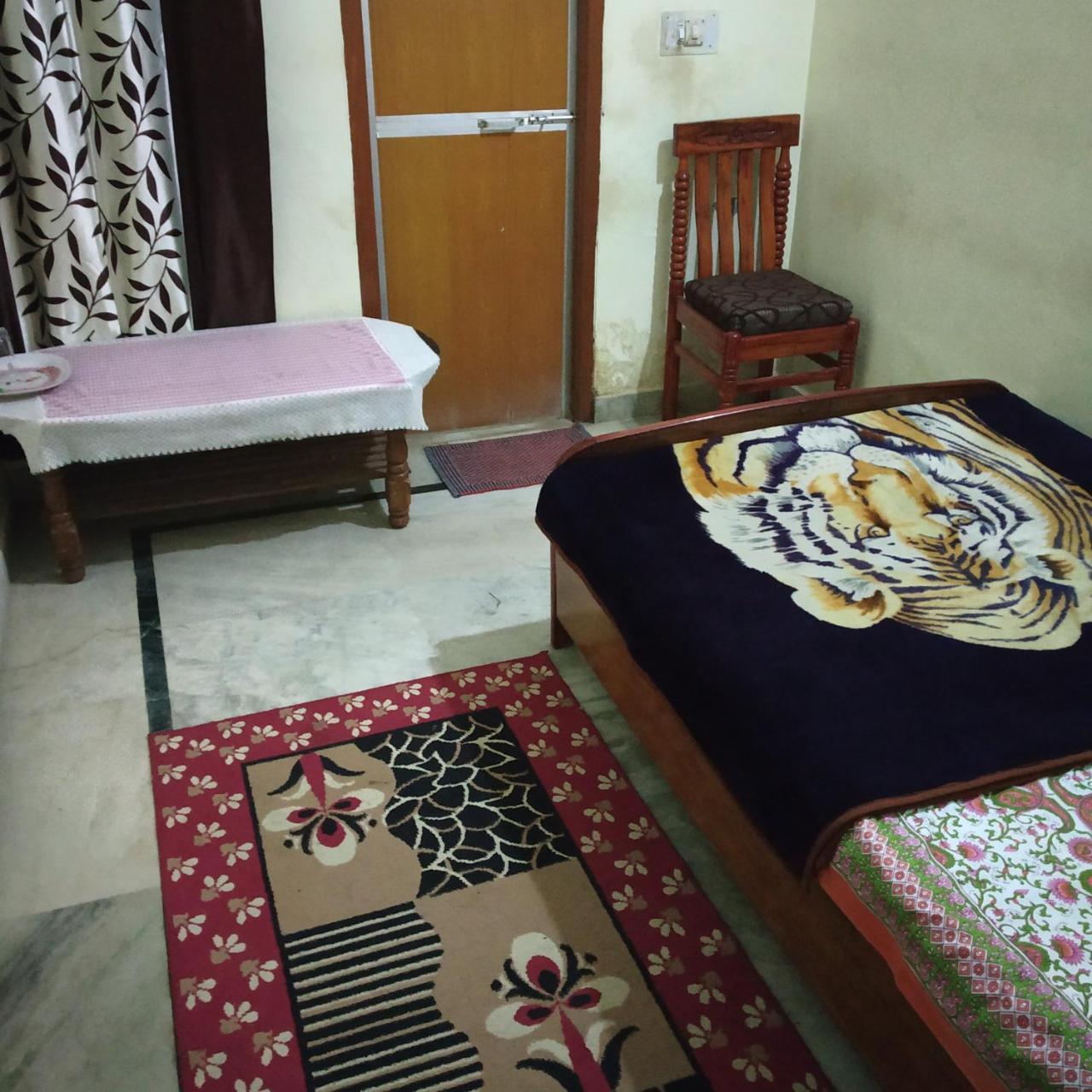 Pratibha Home Stay Jabalpur Exterior photo